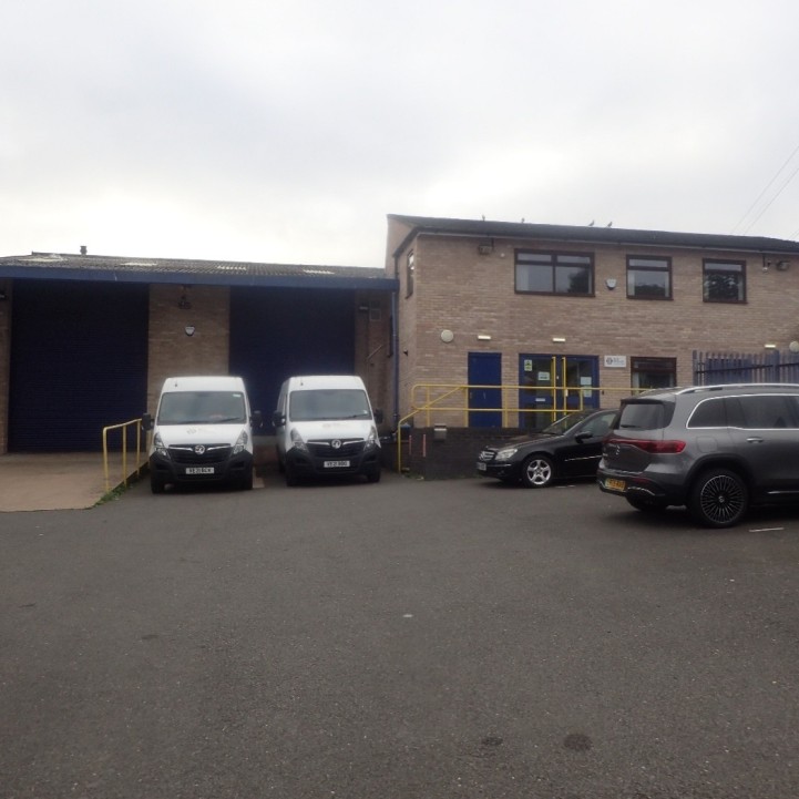 Ewhurst Avenue, Unit 3a