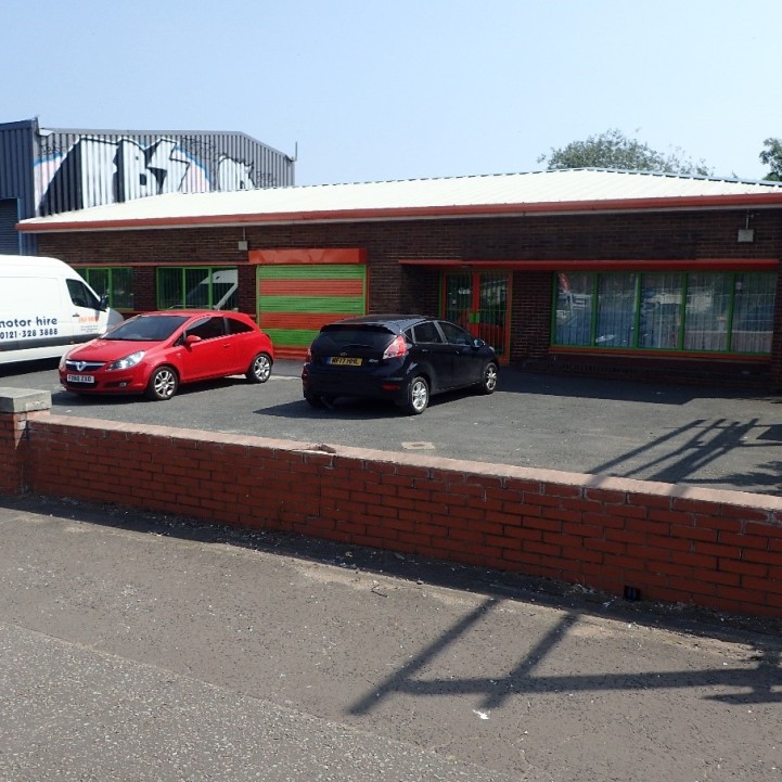 Walsall Road, 75